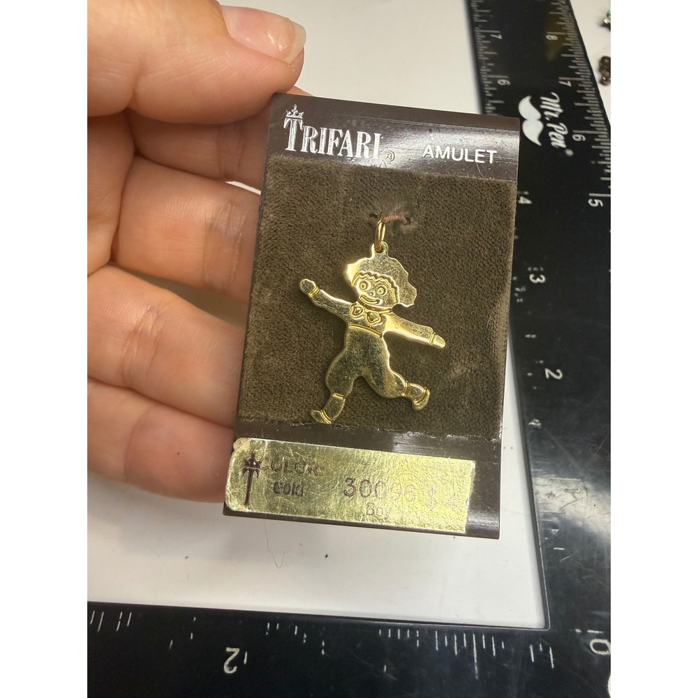 Trifari Vintage Gold Tone Boy Amulet Charm Pendant New on Card 30096